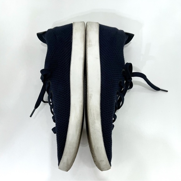 Athletic_Shoes